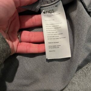 Figs Scrub top